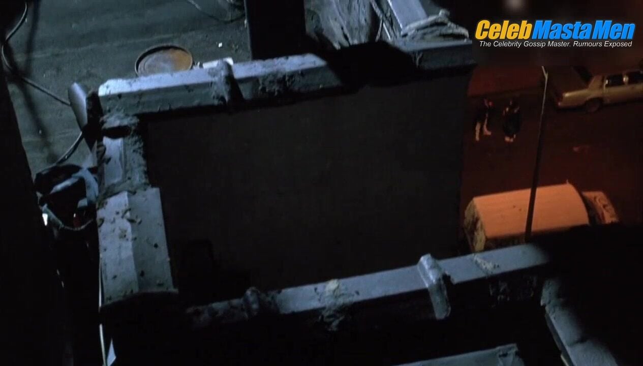 Leonardo Dicaprio Shirtless, Sexy Scene From The Basketball - Photo 1 of 5 photo 5