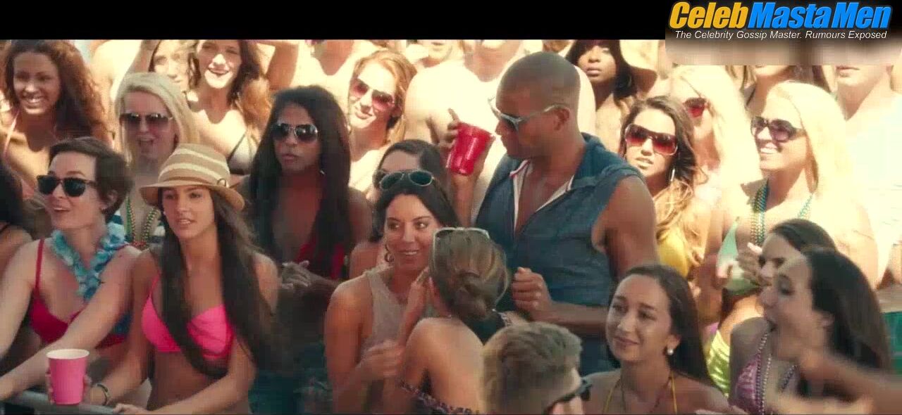 Jake Picking Zac Efron, Robert De Niro, And Michael - Photo 1 of 5 photo 4