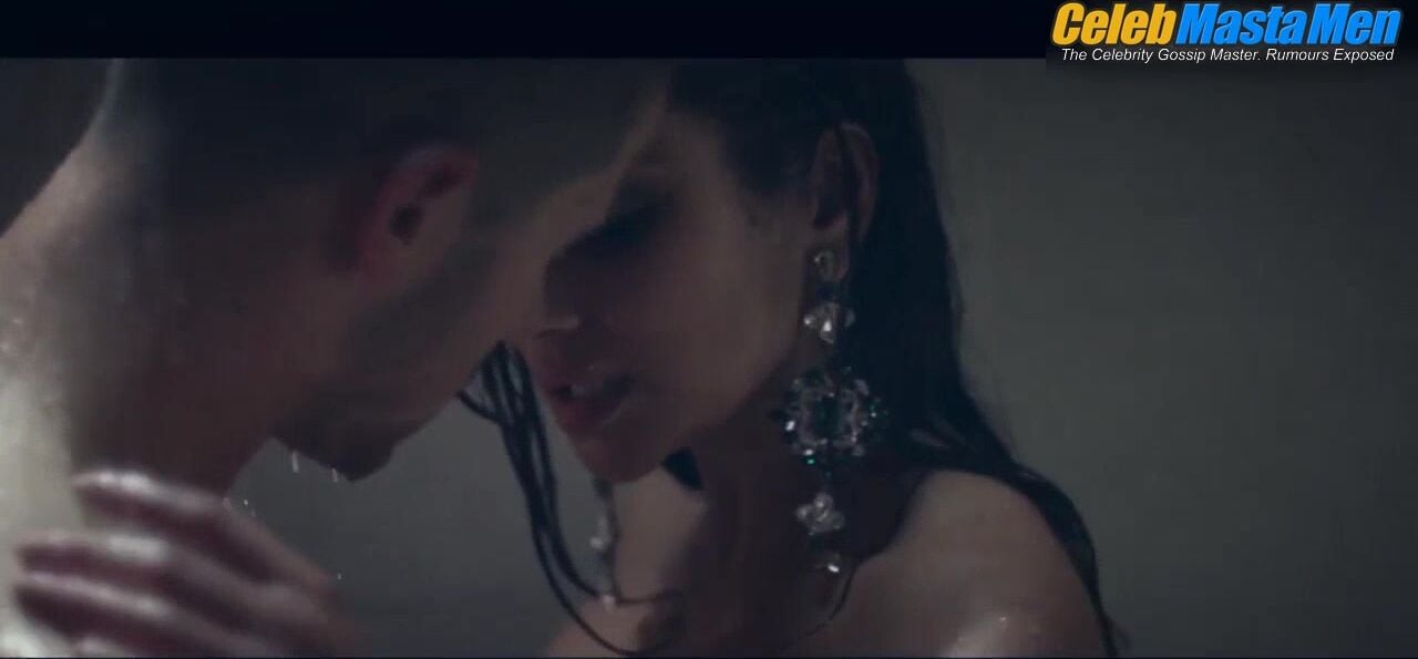 Nick Jonas Shirtless, Sexy Scene From Under You - Photo 3 of 5 photo 5