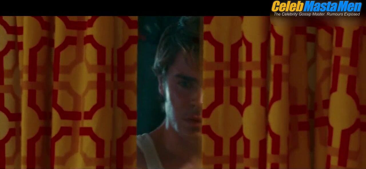 Matthew Mcconaughey And Zac Efron Sexy Booty Scene From The - Photo 2 of 5 photo 1