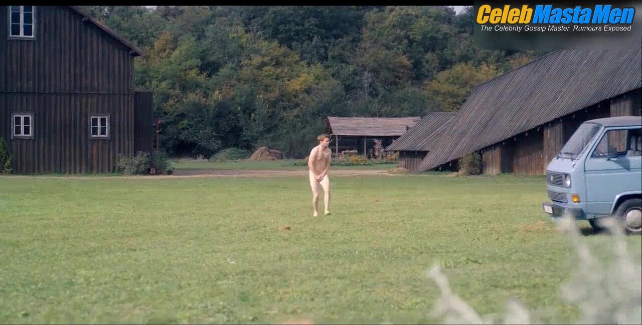 Jack Reynor ’s Penis And Balls Scene From Midsommar - Photo 2 of 5 photo 4