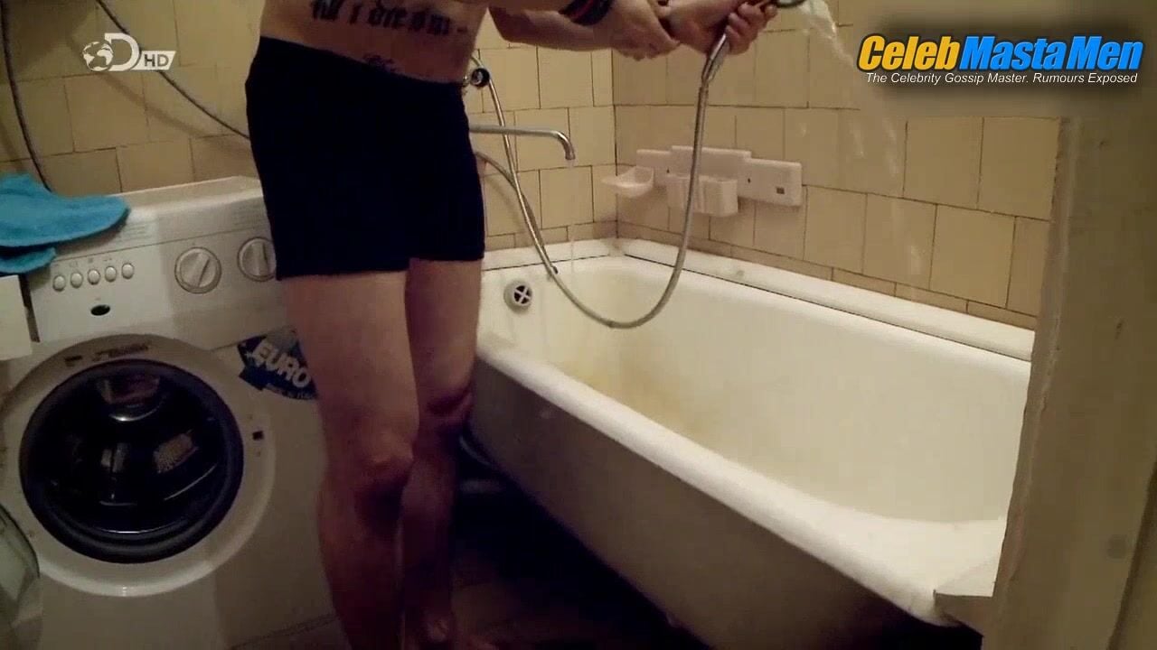 Tom Hardy Shirtless,underwear Scene From Driven To - Photo 2 of 5 photo 1