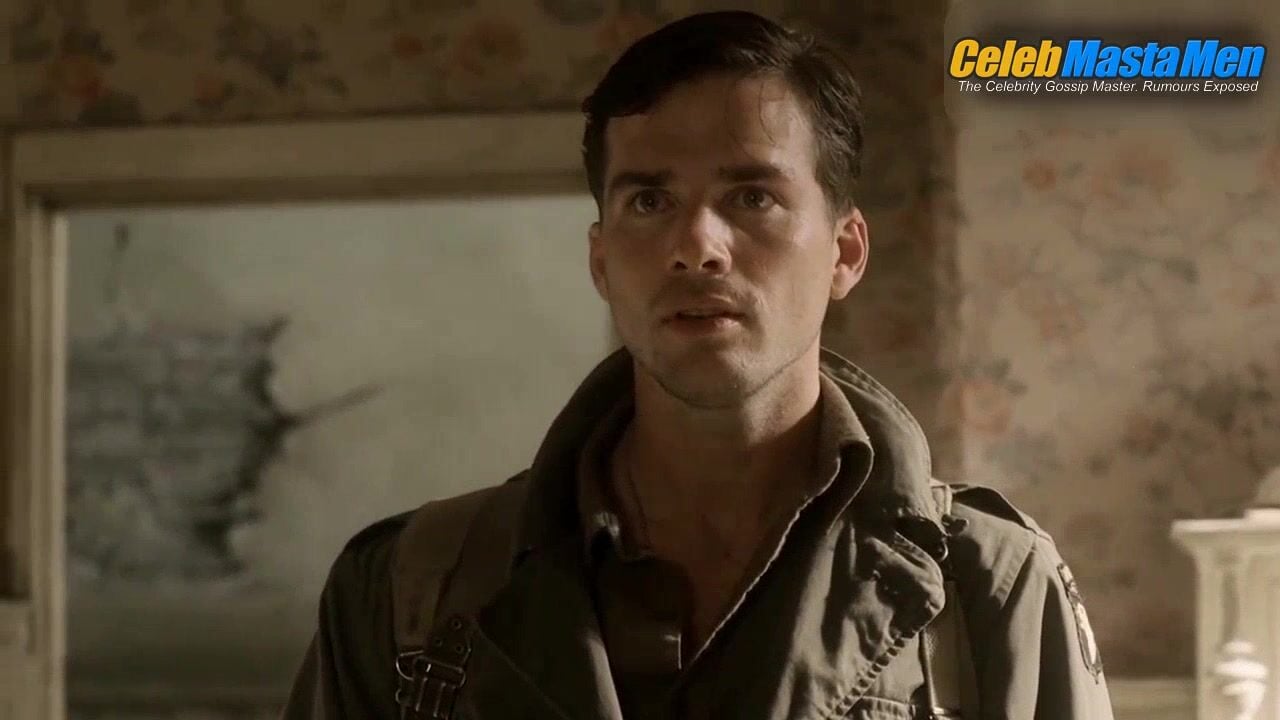 Tom Hardy Shirtless, Sexy Scene From Band Of Brothers - Photo 2 of 5 photo 4