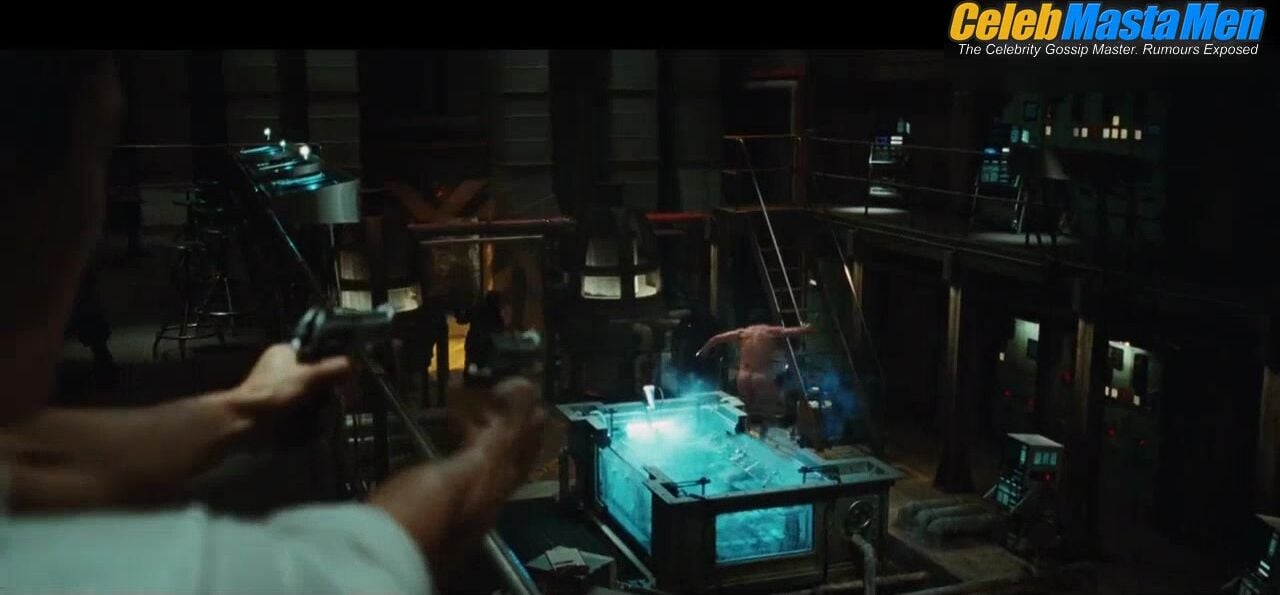 Hugh Jackman Shirtless, Sexy Scene From X-men Origins - Photo 3 of 5 photo 4