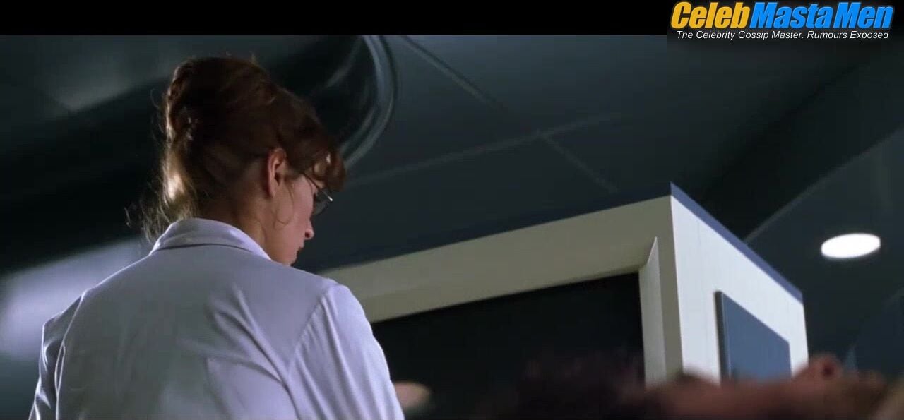 Hugh Jackman ’s Shirtless, Sexy Scene From X-men - Photo 2 of 5 photo 5