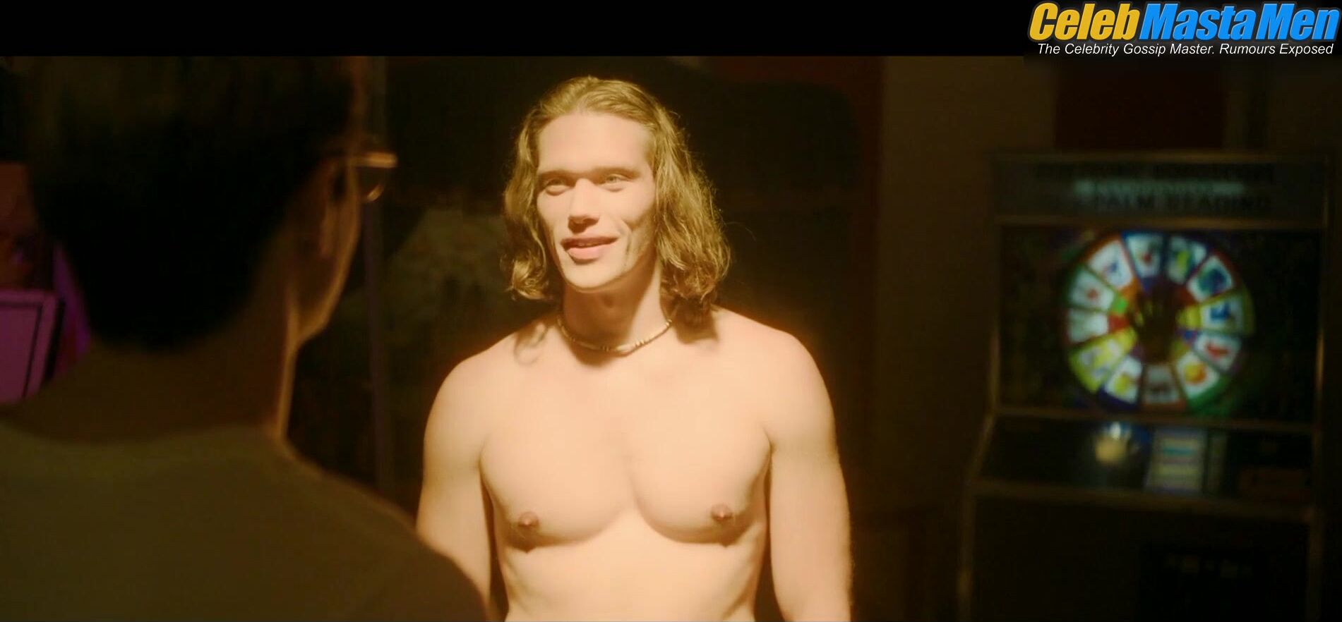 Cameron Cowperthwaite Evan Peters And Shirtless, Butt Scene From - Photo 2 of 5 photo 1