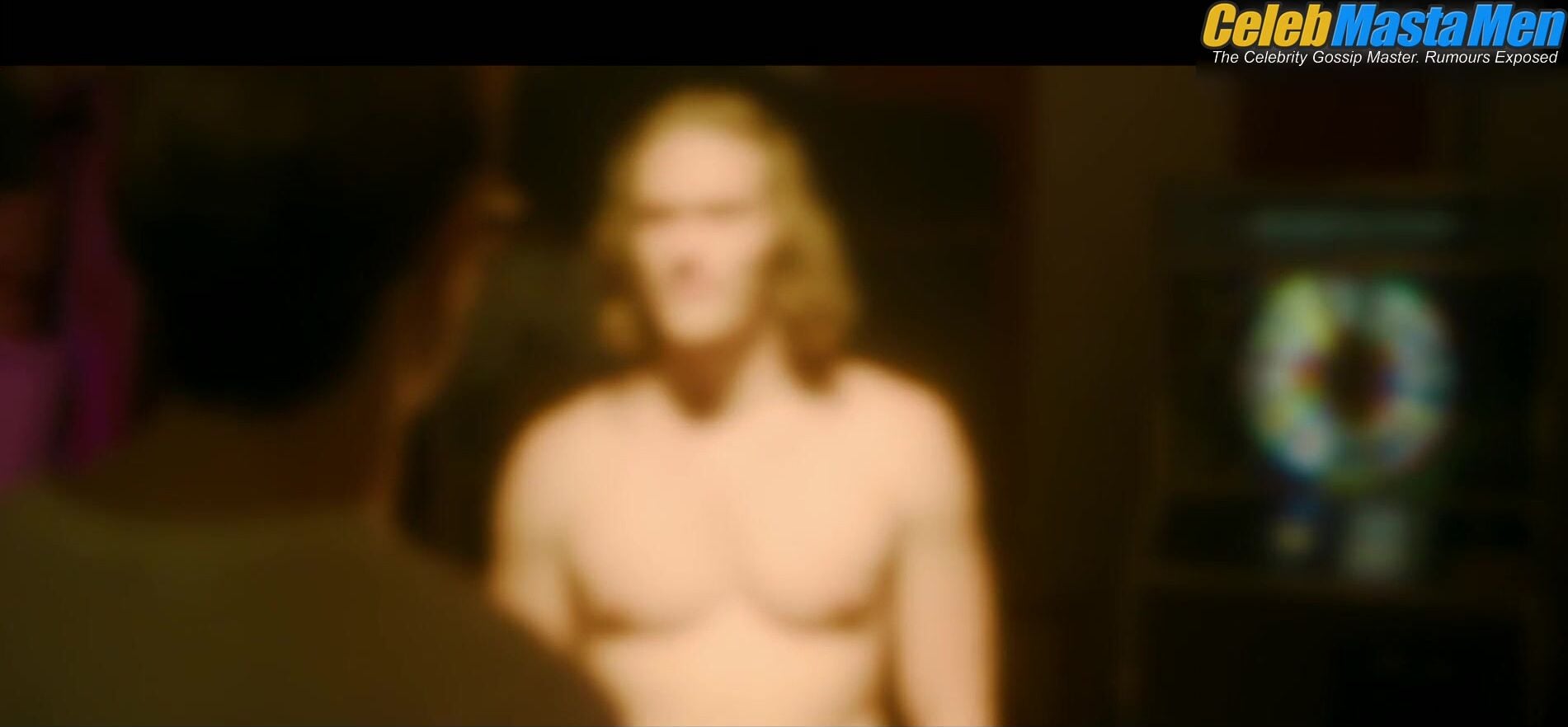 Cameron Cowperthwaite Evan Peters And Shirtless, Butt Scene From - Photo 2 of 5