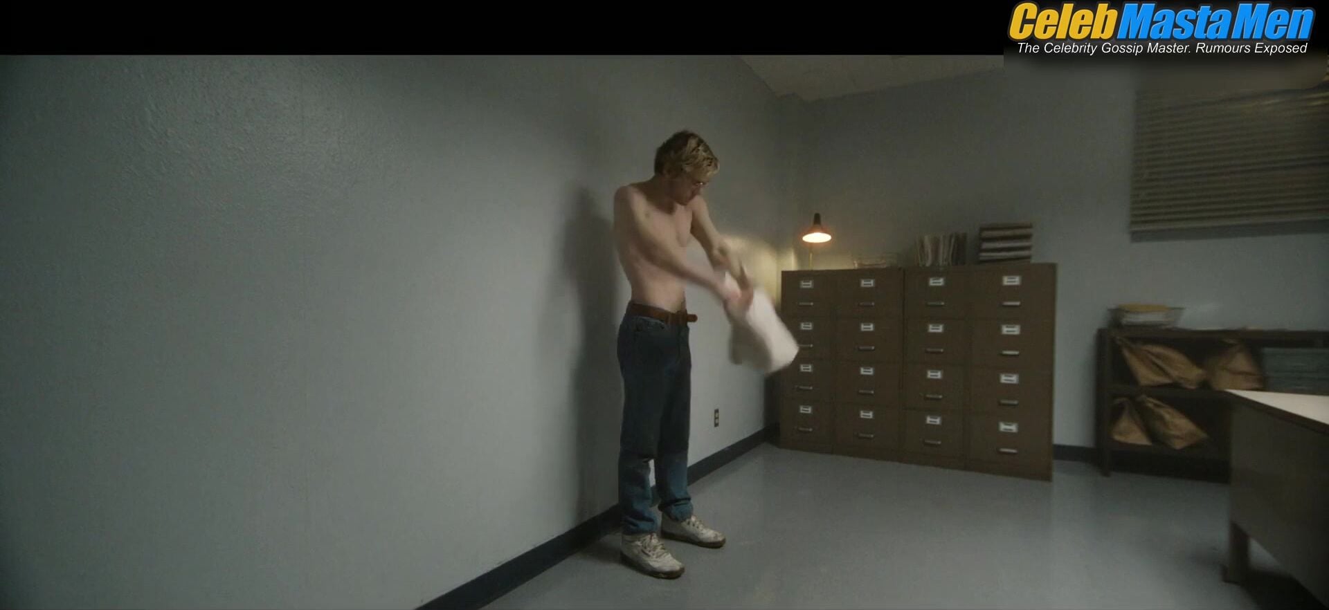 Evan Peters Booty, Shirtless Scene From Dahmer – - Photo 1 of 5