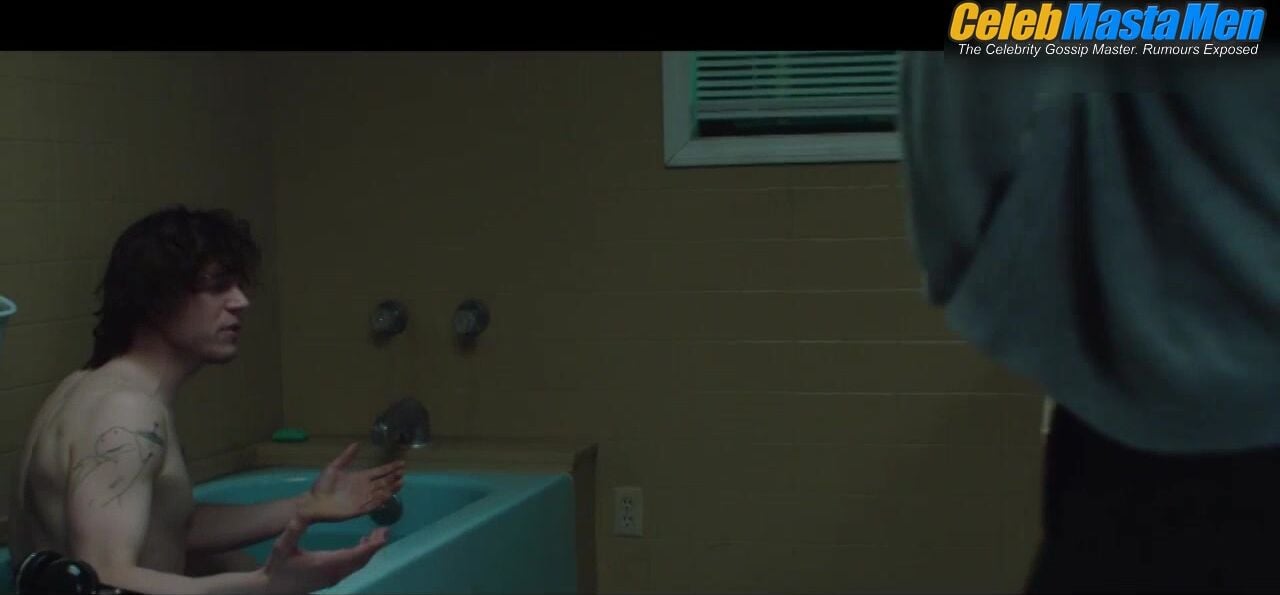Evan Peters Shirtless Scene In American Animals - Photo 1 of 5 photo 5