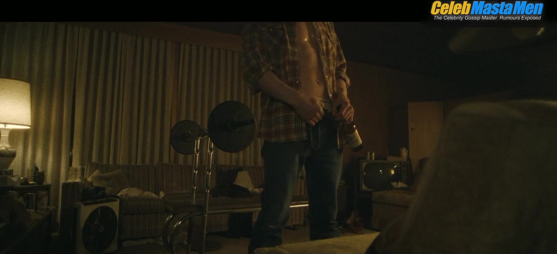 Evan Peters Booty Scene From Dahmer – Monster The - Photo 2 of 5