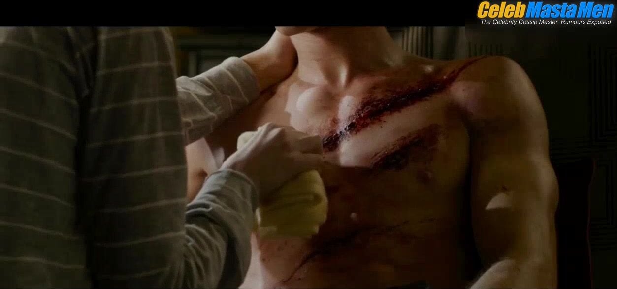 Andrew Garfield ’s Sexy Scene From The Amazing - Photo 1 of 5
