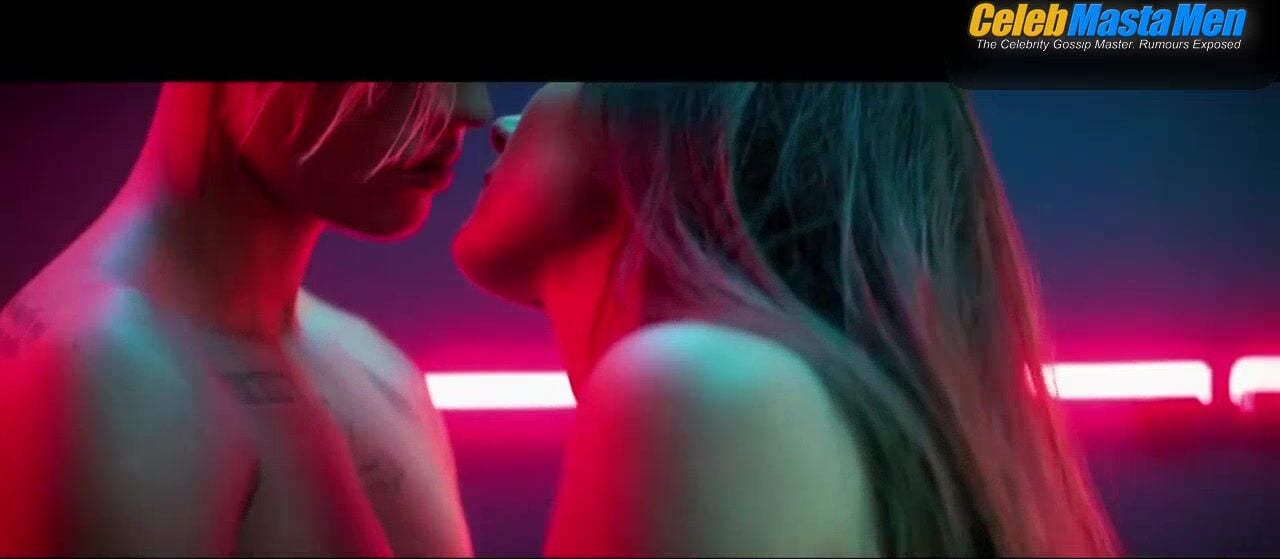 Justin Bieber Shirtless, Sexy Scene From What Do You Mean - Photo 2 of 5 photo 5
