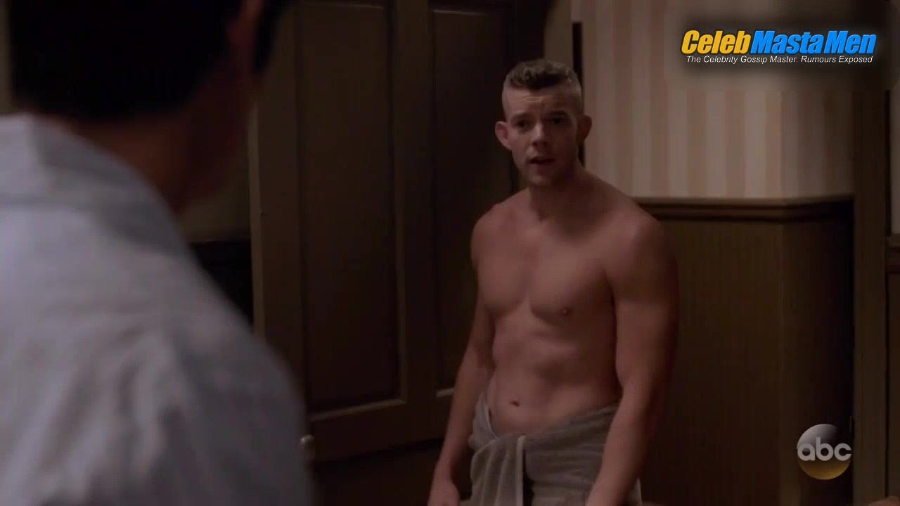 Russell Tovey ’s Hot Scene From Quantico - Photo 1 of 5 photo 5