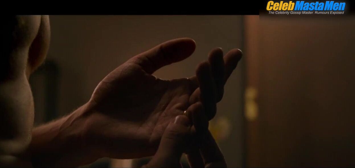 Andrew Garfield ’s Sexy Scene From Hacksaw Ridge - Photo 5 of 5 photo 1