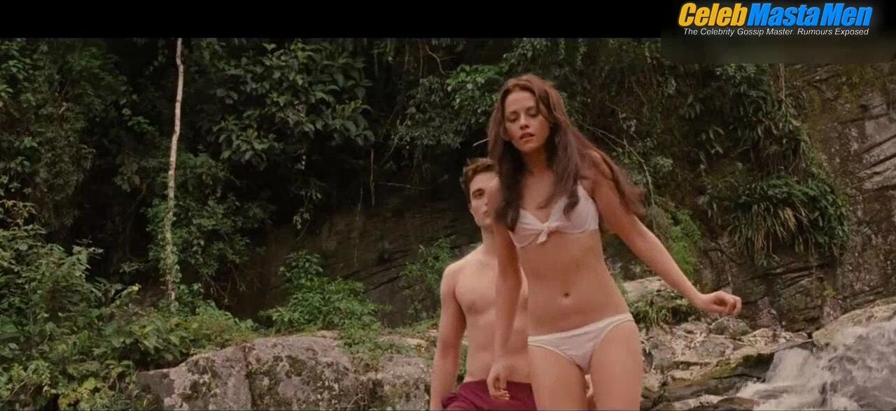 Robert Pattinson Sexy Scene From The Twilight Saga Breaking - Photo 1 of 5 photo 2