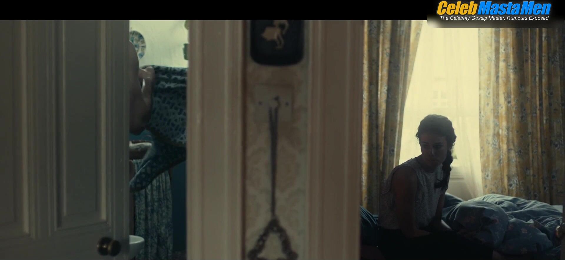 Josh O'connor Josh O’connor Ass, Shirtless Scene - Photo 1 of 5