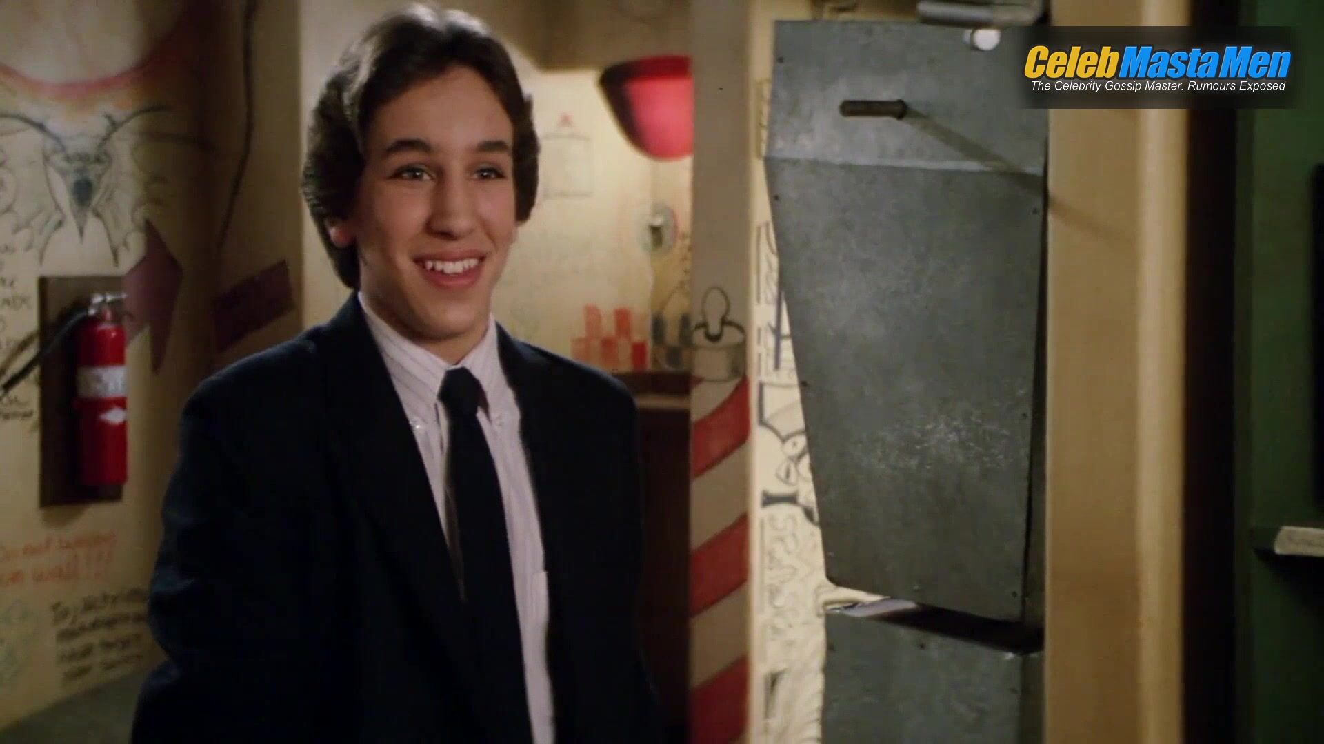 Val Kilmer ’s Shirtless Scene In Real Genius - Photo 2 of 5