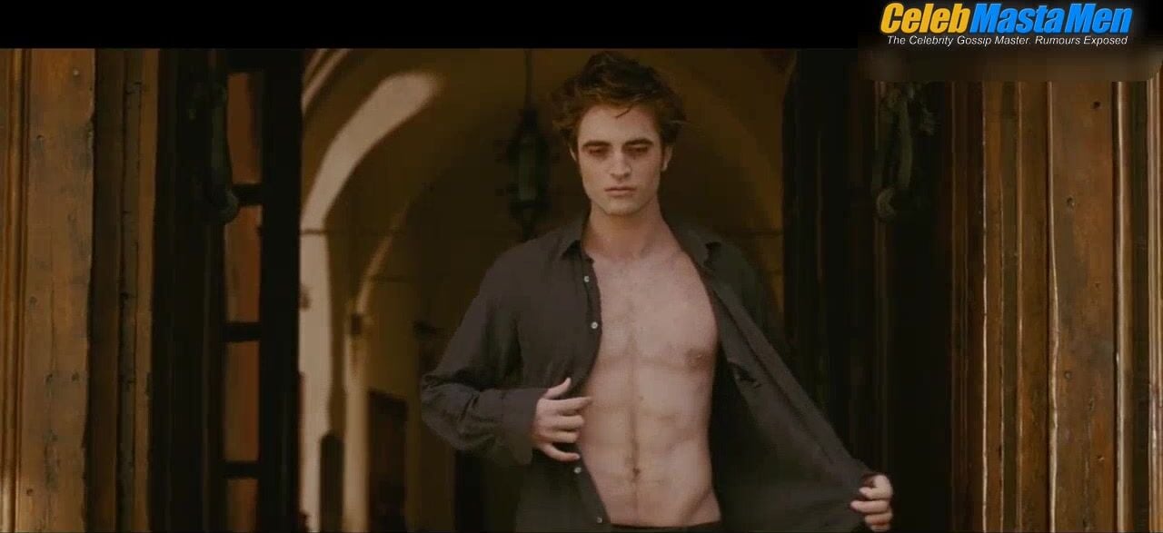 Robert Pattinson Shirtless, Sexy Scene From The Twilight Saga - Photo 1 of 5 photo 2