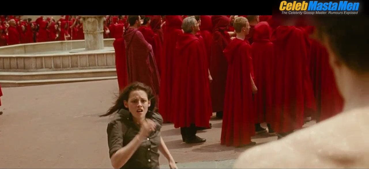 Robert Pattinson Shirtless, Sexy Scene From The Twilight Saga - Photo 1 of 5 photo 4