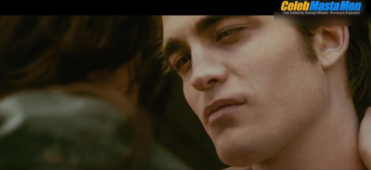 Robert Pattinson Shirtless, Sexy Scene From The Twilight Saga - Photo 1 of 5 photo 5