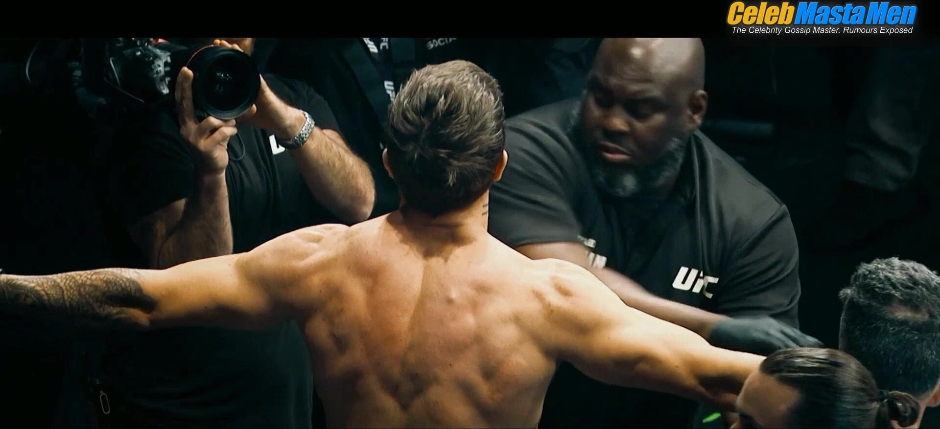 Jake Gyllenhaal Shirtless, Underwear Scene From Road House - Photo 1 of 5