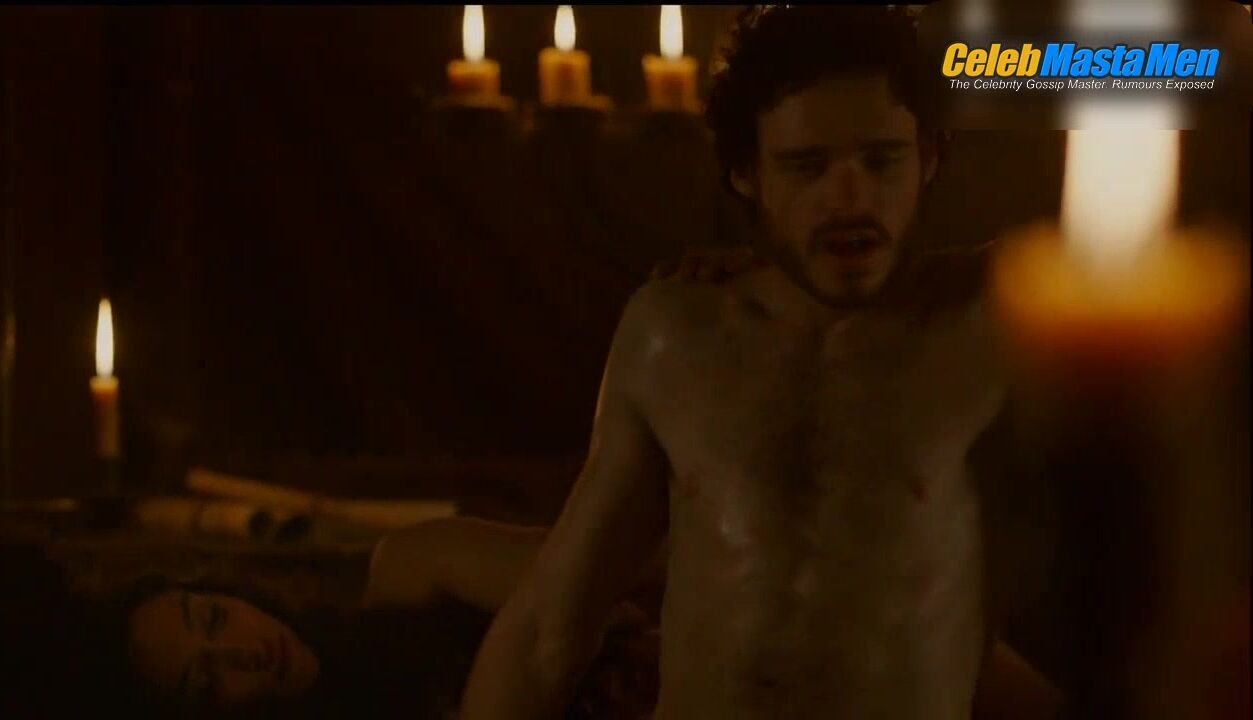 Richard Madden ’s Shirtless, Booty Scene From Game Of - Photo 2 of 5 photo 4