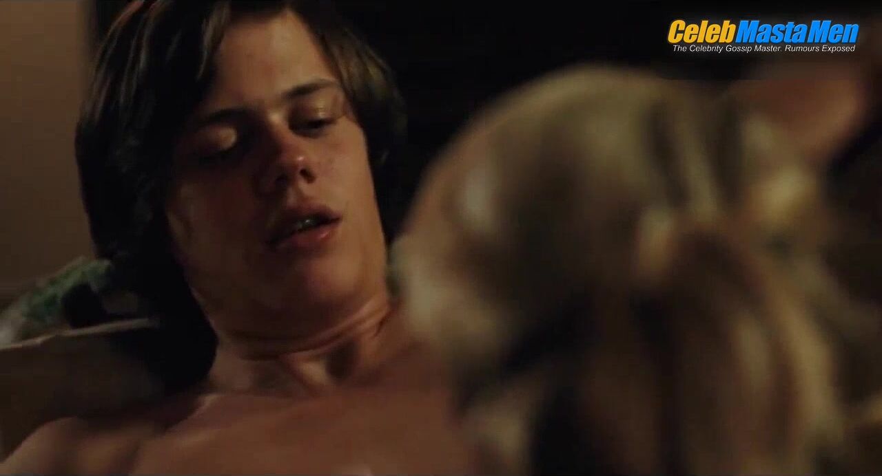 Bill Skarsgard Penis,shirtless Scene In Behind Blue Skies - Photo 4 of 5 photo 1