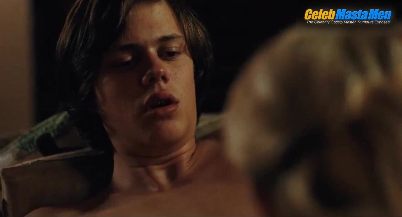 Bill Skarsgard Penis,shirtless Scene In Behind Blue Skies - Photo 4 of 5 photo 5