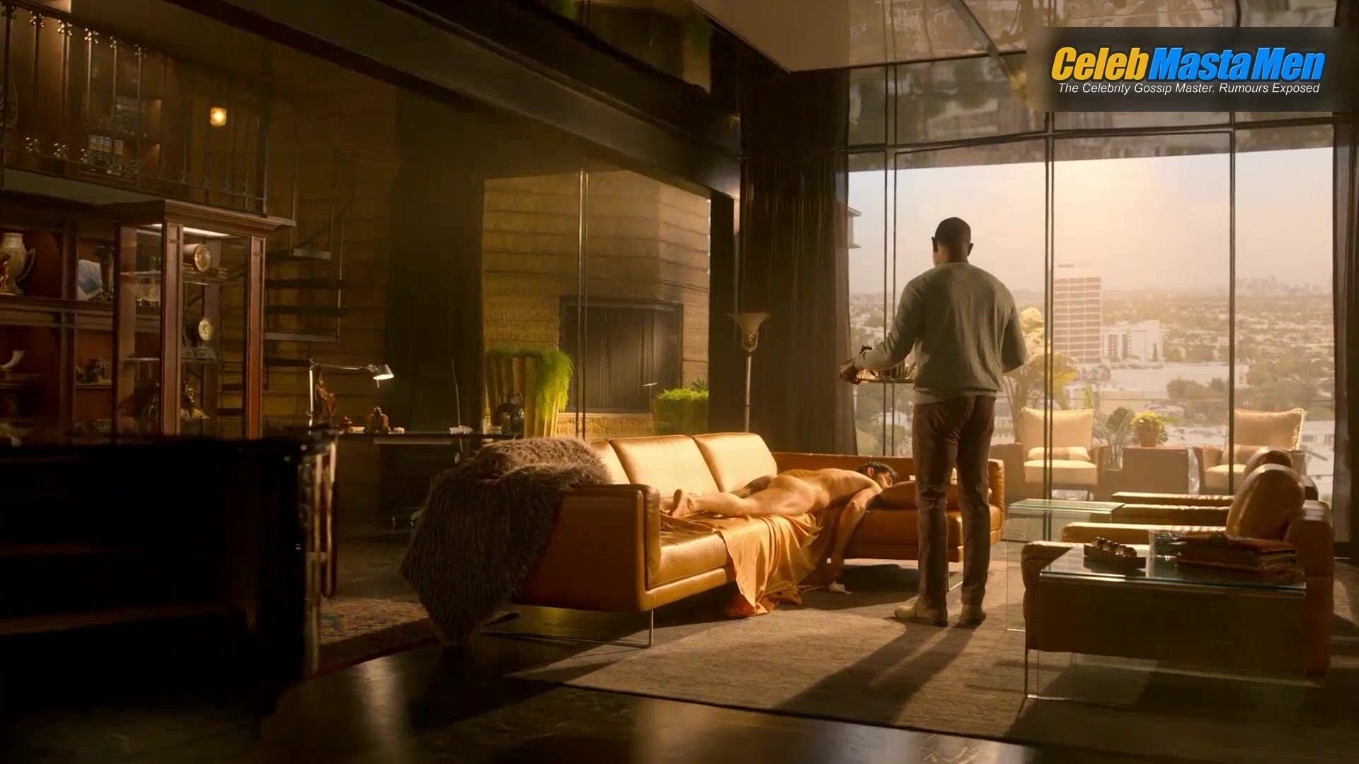 Tom Ellis Ass, Shirtless Scene From Lucifer - Photo 1 of 5