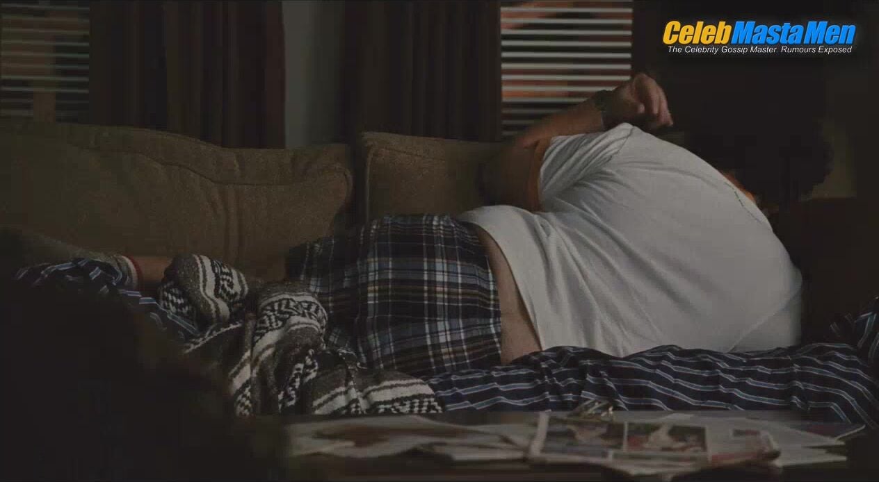 Jake Gyllenhaal And Josh Gad Bulge, Underwear Scene From - Photo 1 of 5 photo 3