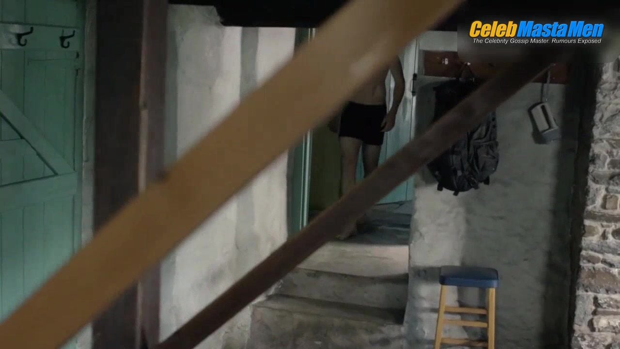 Tom Hiddleston ’s Bulge, Sexy Scene From The Night - Photo 1 of 5 photo 2