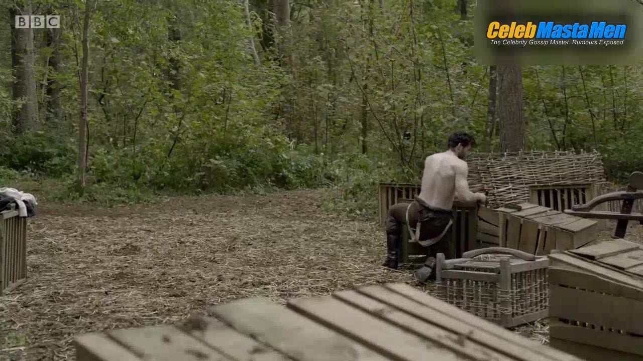 Richard Madden ’s Shirtless Scene From Lady - Photo 1 of 5