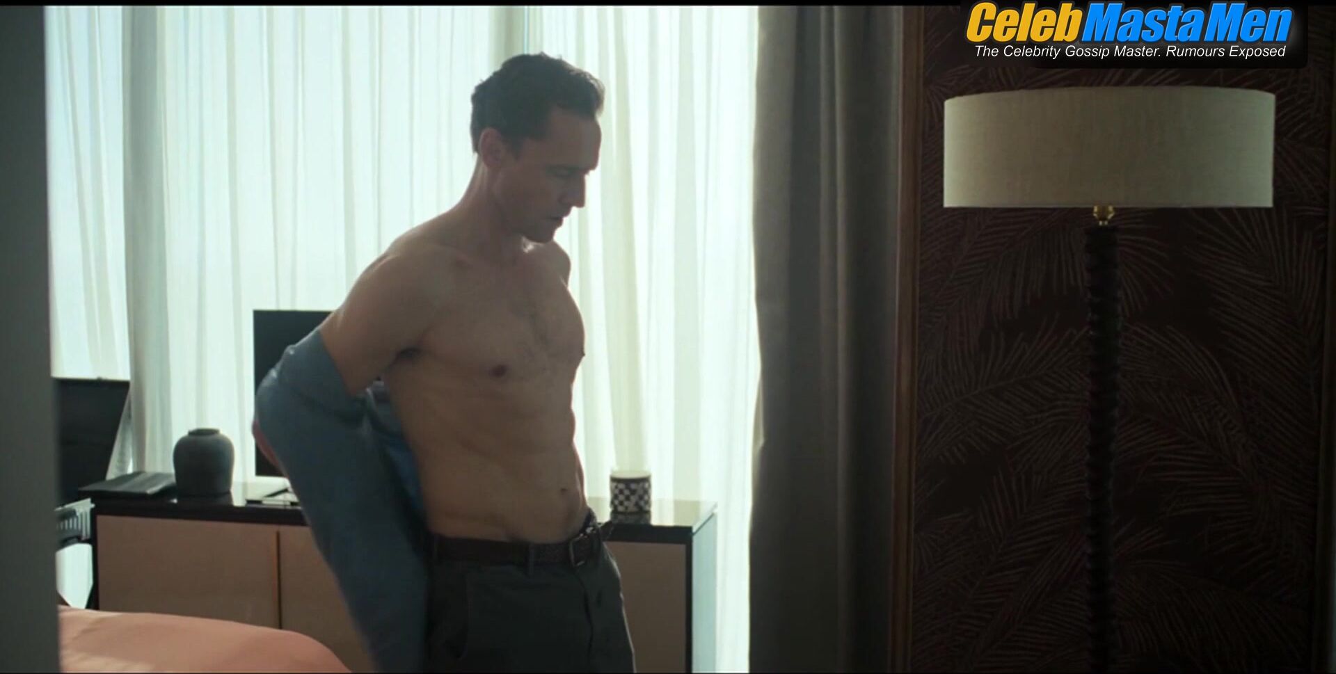 Tom Hiddleston Shirtless, Underwear Scene From The Night - Photo 1 of 5