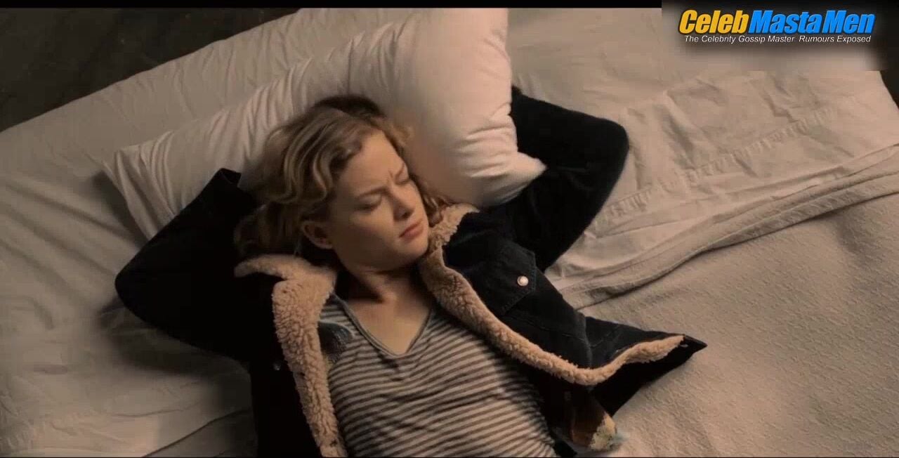Bill Skarsgard Body Double, Ass Scene In Castle Rock - Photo 2 of 5 photo 1