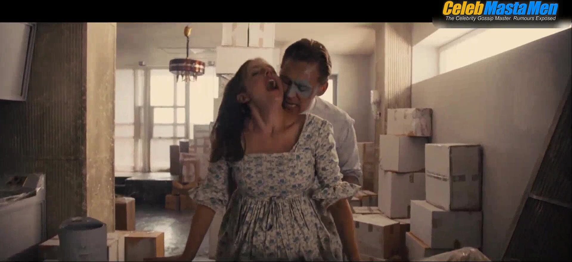 Tom Hiddleston Straight Sex Scene From High-rise - Photo 3 of 5 photo 1