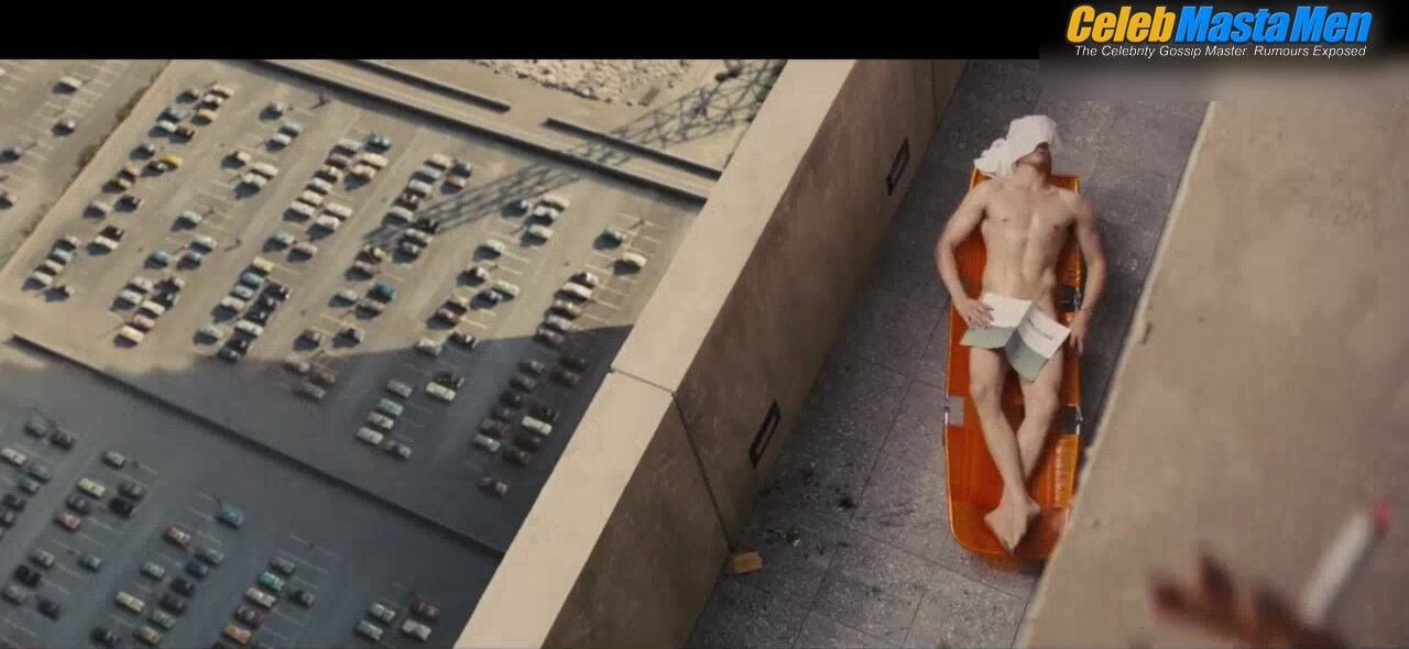Tom Hiddleston Penis,sexy Scene In High-rise - Photo 2 of 5