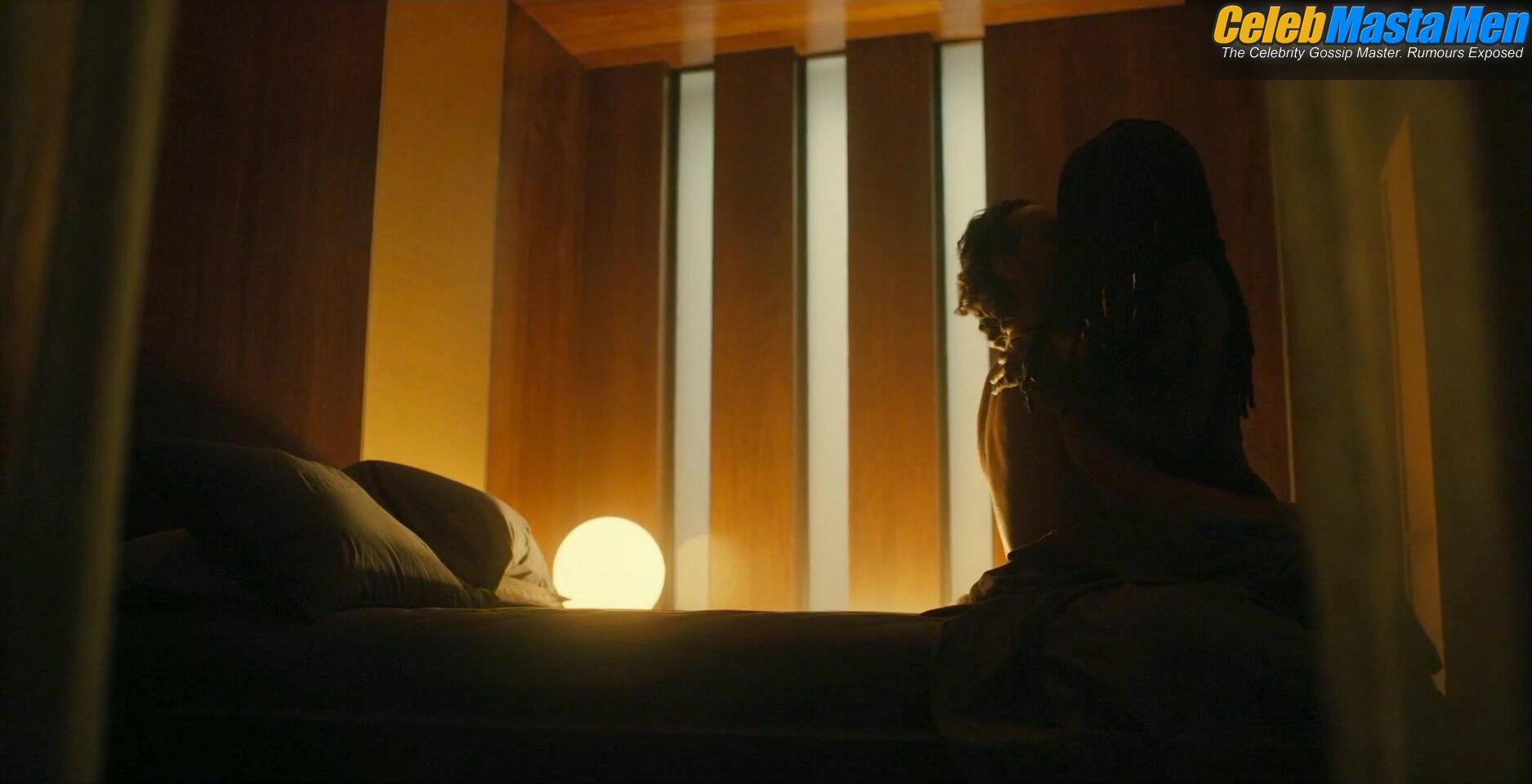 Andrew Lincoln Goes Shirtless In A Scene From The Walking - Photo 1 of 5