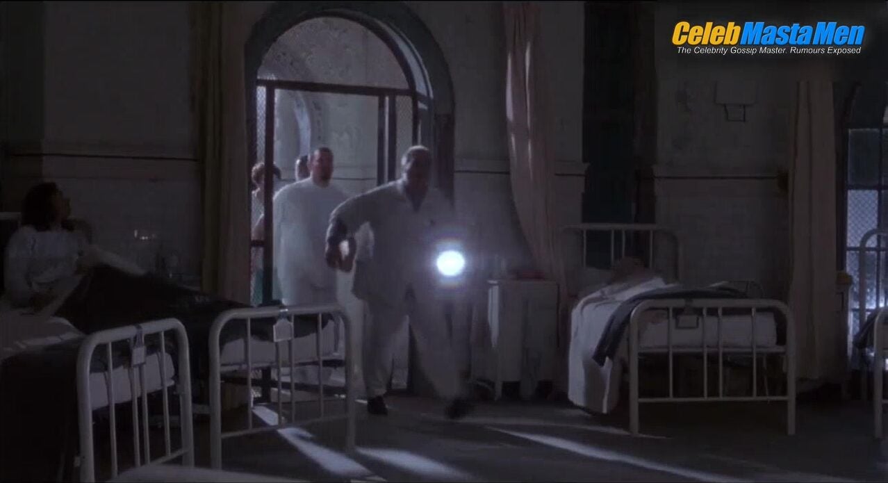 Brad Pitt Ass Scene From Twelve Monkeys - Photo 5 of 5 photo 2
