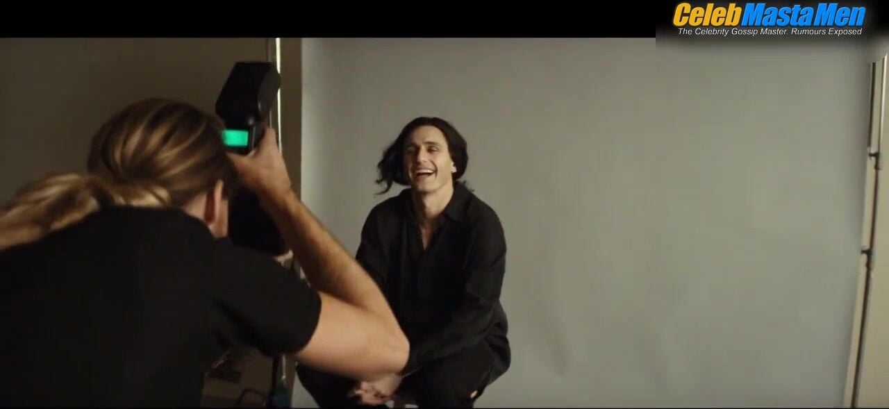 James Franco ’s Sexy Scene From The Disaster Artist - Photo 1 of 5 photo 2