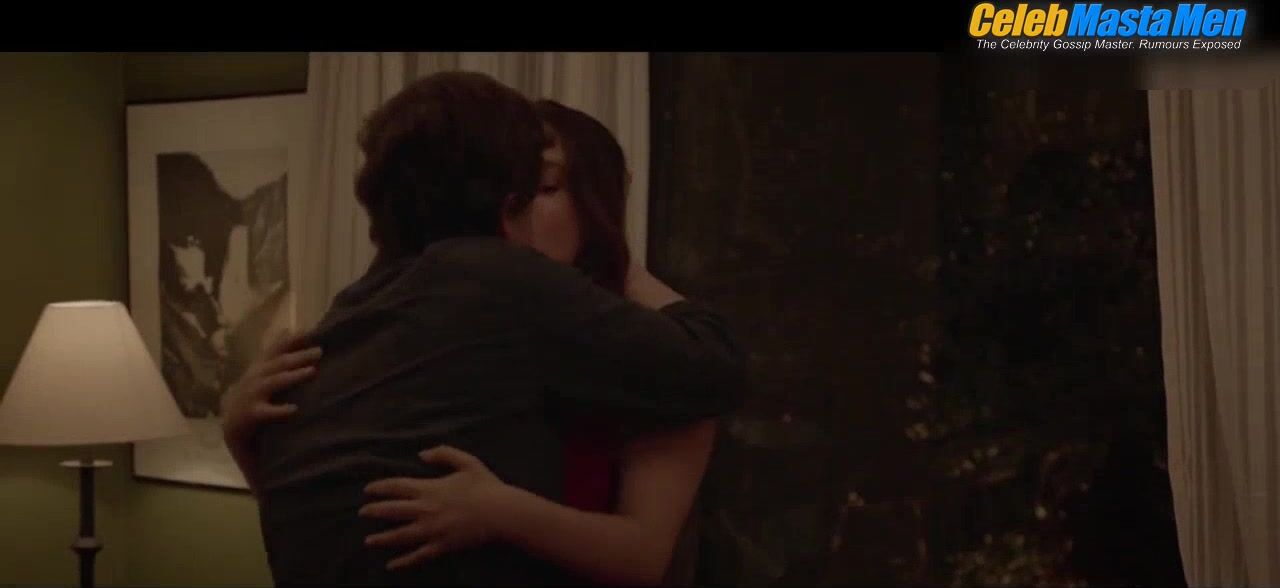 Christopher Meloni ’s Sexy Scene From Almost Friends - Photo 1 of 5