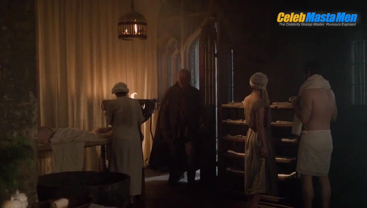 David Dawson Tom Hiddleston And Shirtless Scene From The - Photo 1 of 5 photo 5