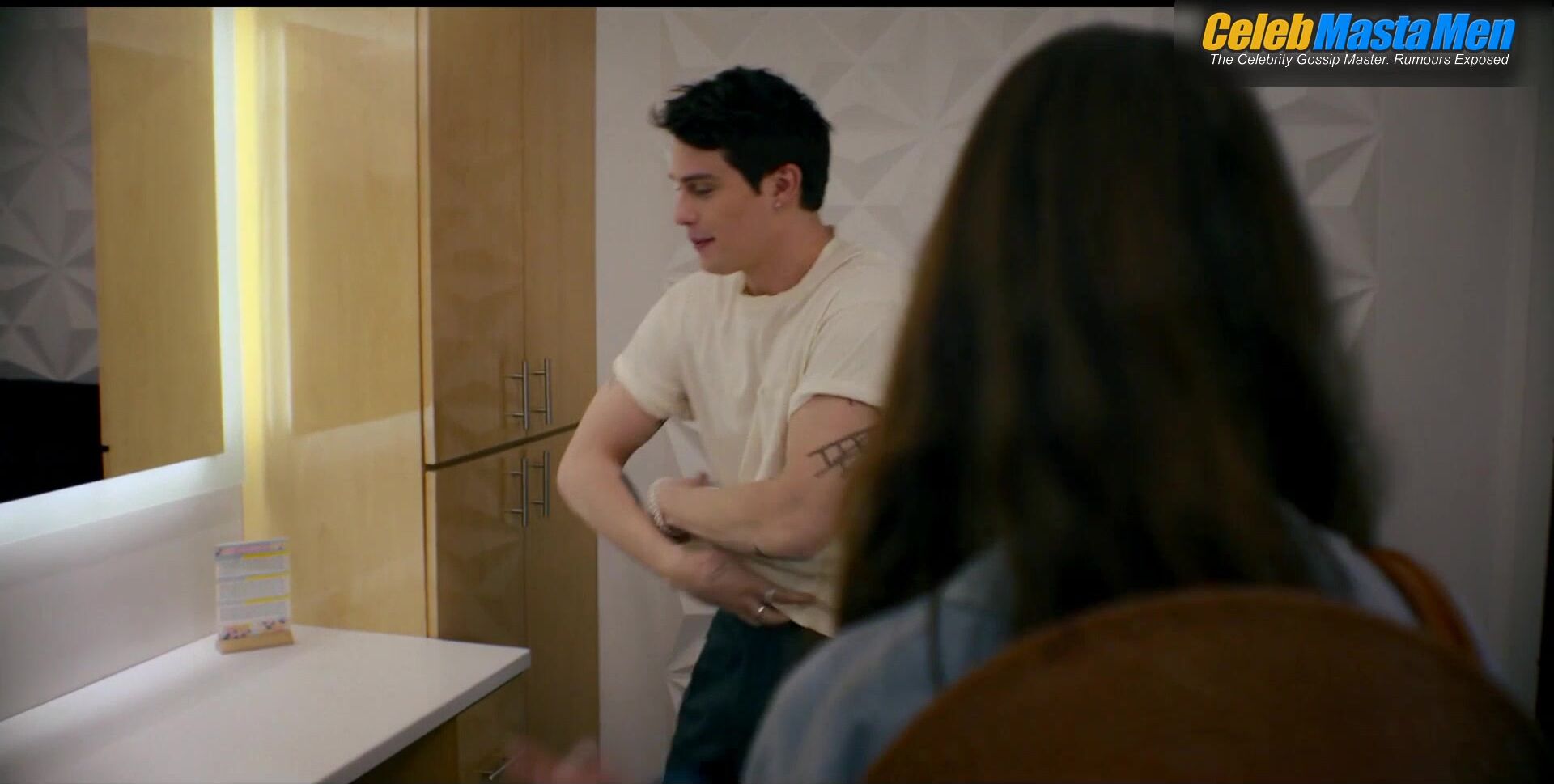 Nicholas Galitzine ’s Shirtless Scene From The Idea Of You - Photo 1 of 5