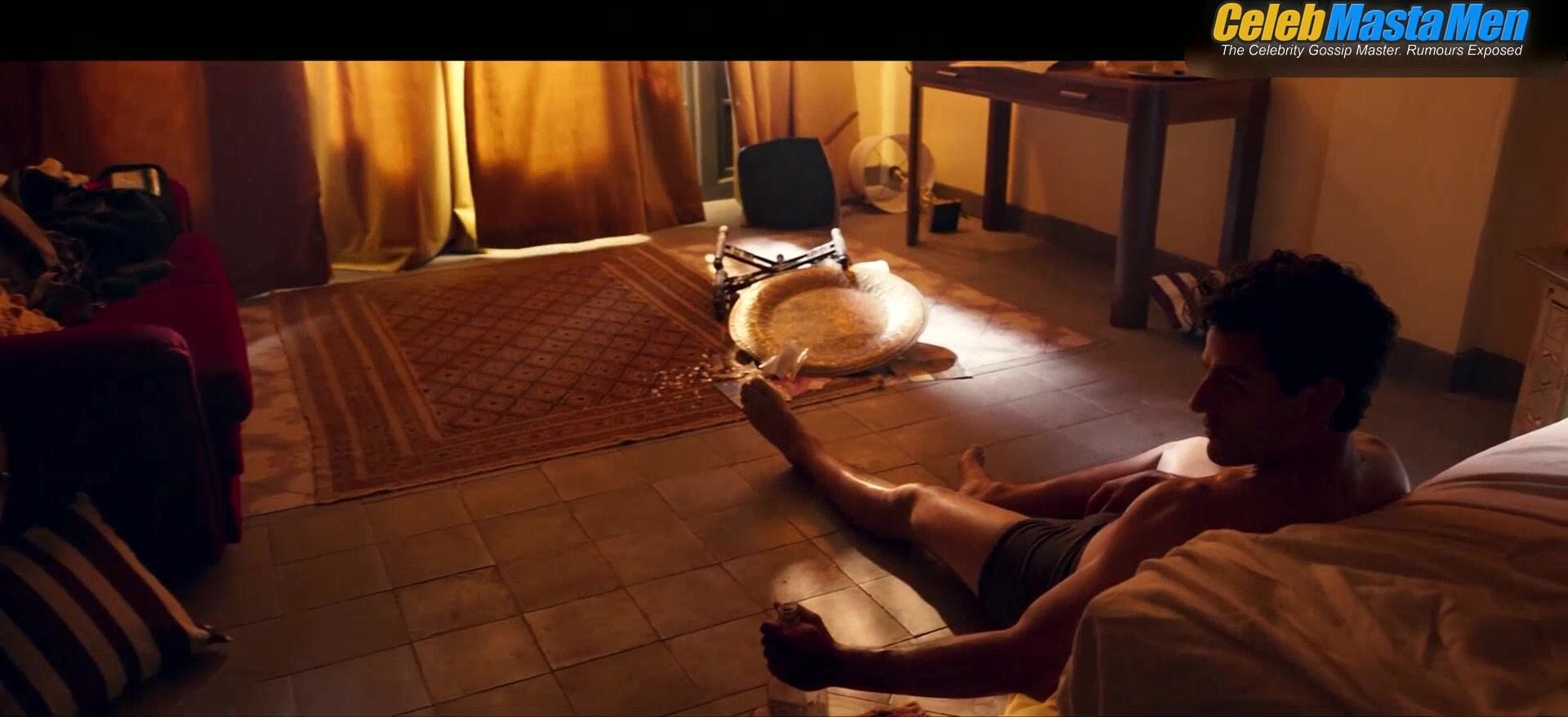 Oscar Isaac Shirtless And Underwear Scene In Moon Knight - Photo 2 of 5