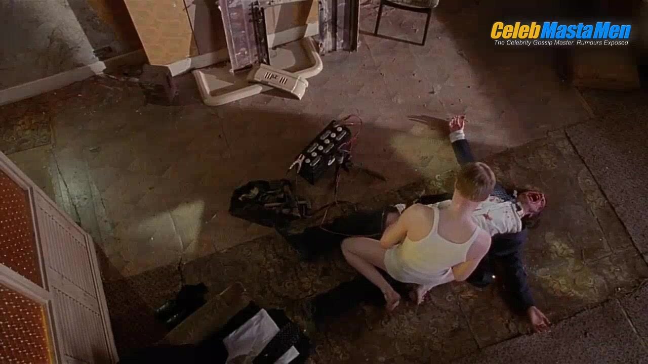 Andrew Lincoln And Paul Bettany Underwear,bulge Scene In - Photo 1 of 5