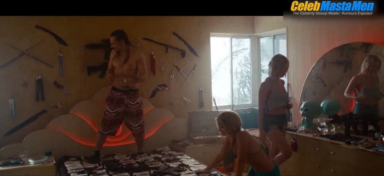 James Franco Shirtless, Sexy Scene From Spring Breakers - Photo 1 of 5 photo 4