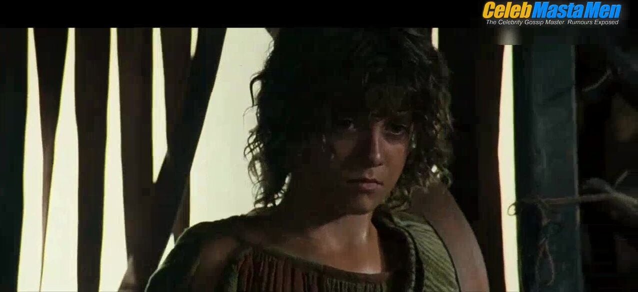 Brad Pitt Shirtless, Booty Scene In Troy - Photo 2 of 5 photo 1