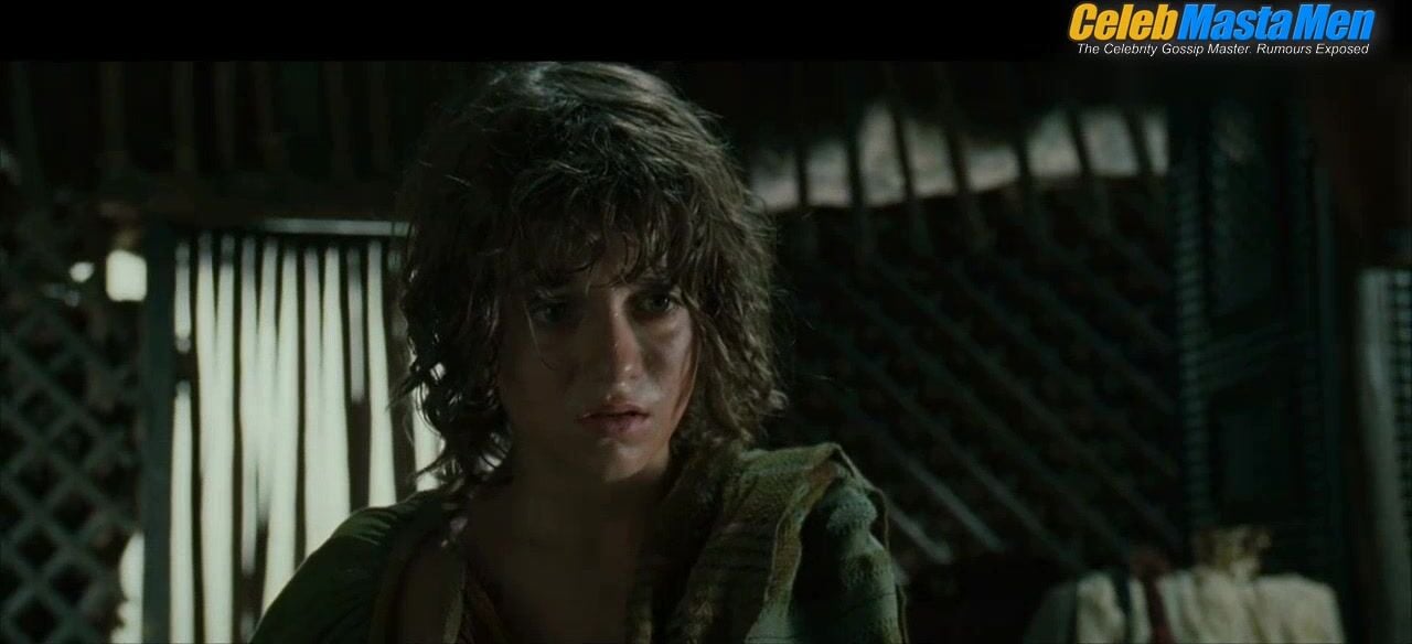 Brad Pitt Shirtless, Booty Scene In Troy - Photo 2 of 5 photo 5