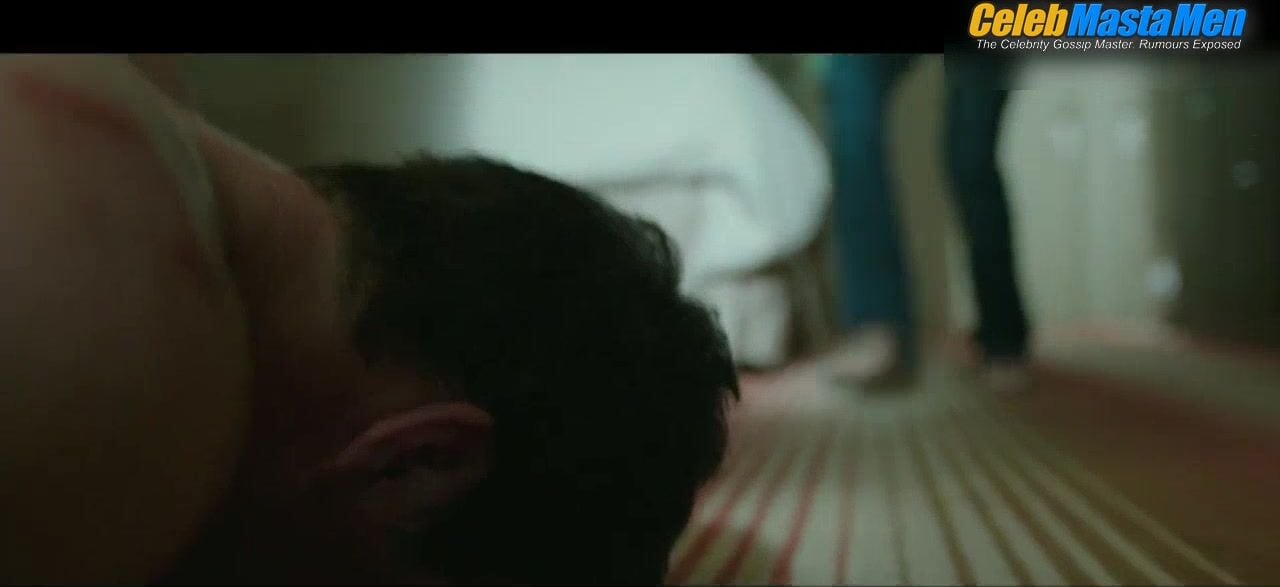 Mark Wahlberg Sexy Scene From Deepwater Horizon - Photo 2 of 5