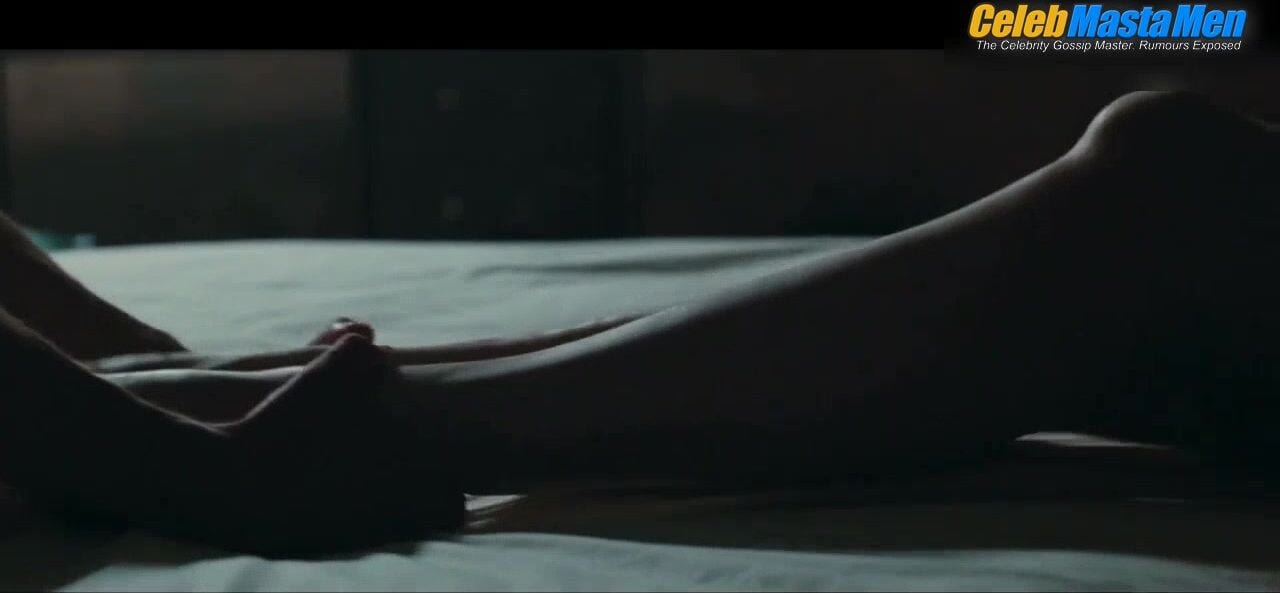 Brad Pitt ’s Shirtless Straight Scene From - Photo 2 of 5