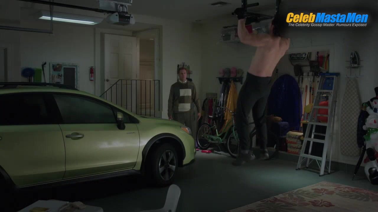 Mark Wahlberg Shirtless, Sexy Scene From Daddy’s Home - Photo 2 of 5